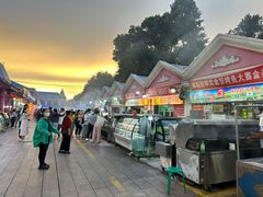 -布尔津河堤夜市