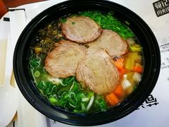 -荀记肉夹馍(三八家乐福店)