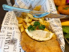 -Chom Cafe and Restaurant