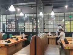 -肥肥虾庄·金牌油焖大虾(杨园滨江时代walk店)
