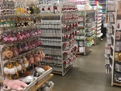 -名创优品(海珠乐峰广场店)
