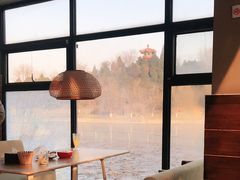 靠窗位-榴莲咖啡馆