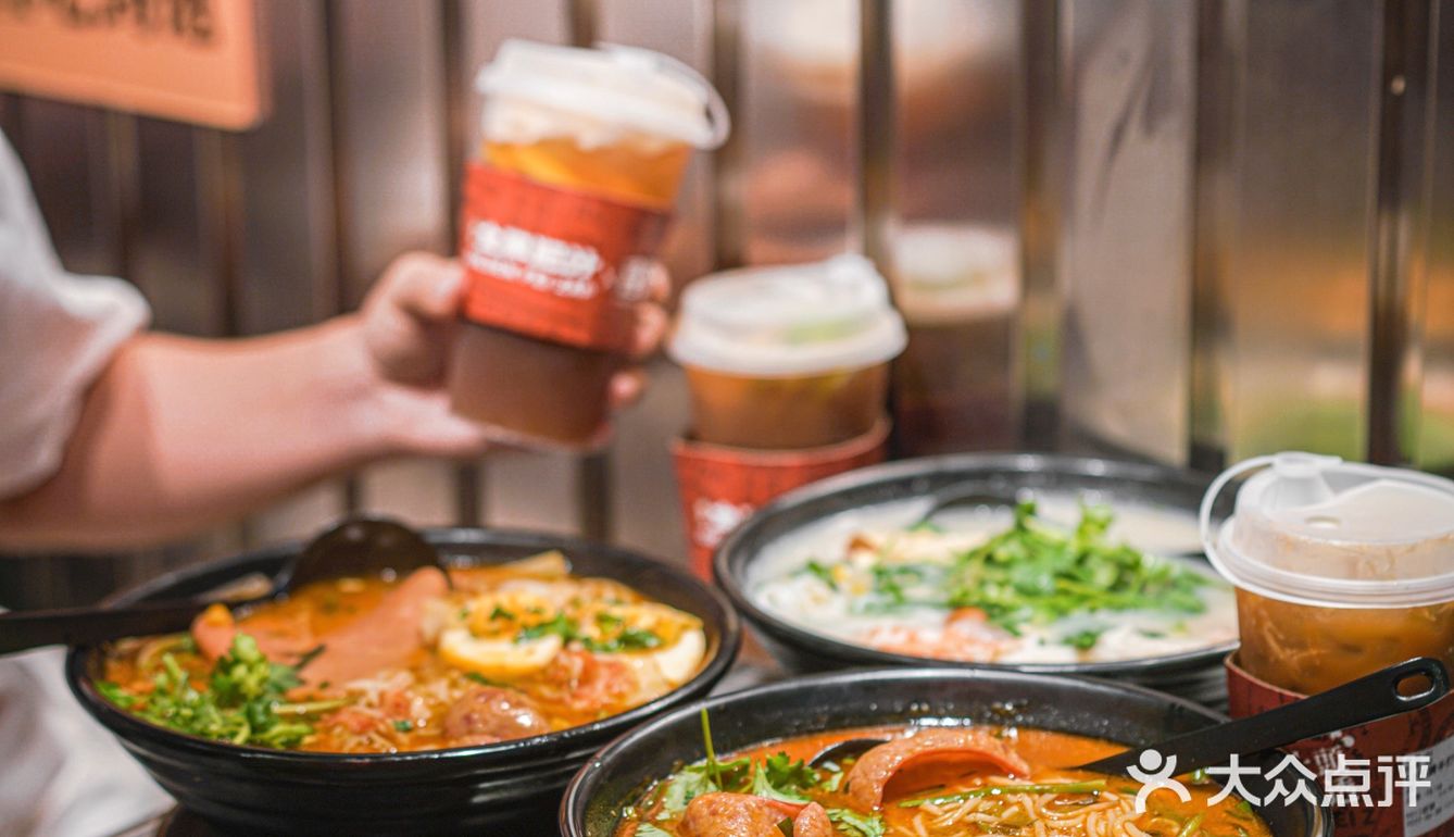 拜托你赶紧去打卡✨香港街头风肥汁米线