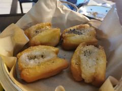 -臻鲜燕海鲜融合餐厅(金陵style店)