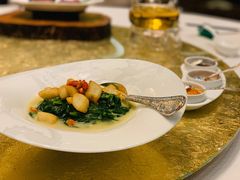 酥脆鱼汤浸菜苗-誉珑轩