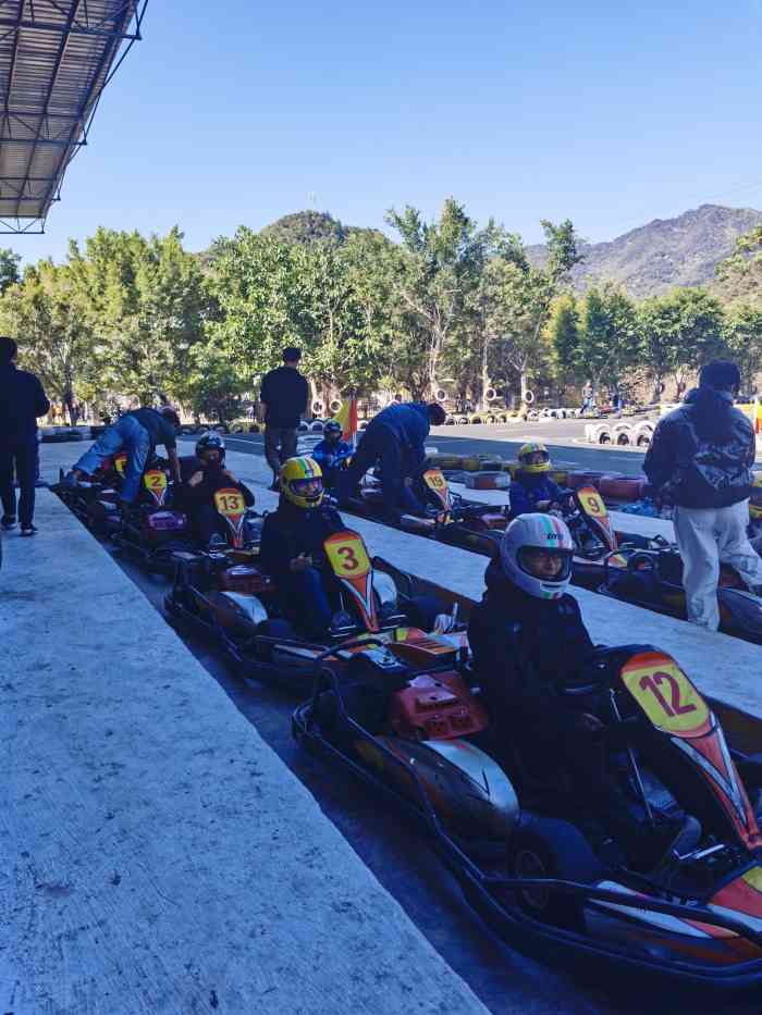 猎影卡丁车俱乐部-"总要有些随风,有些入梦,有些深藏心底. .