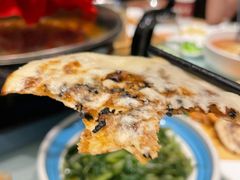 梅菜干烧饼-江南韵·无锡太湖文化体验餐厅(凤凰天街店)
