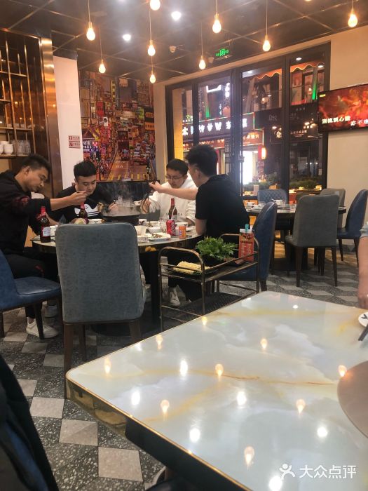 旺角鲍鱼·港式海鲜打边炉图片