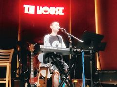 -TZ House音乐现场(来福士中心店)