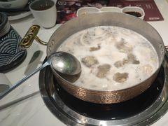 -洪氏嗨捞·广东猪肚鸡·椰子鸡火锅(西咸万象城店)