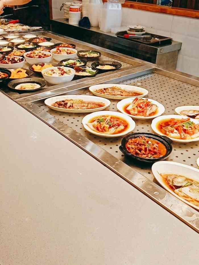 客来福大食堂(丹凤街店)-"陪老妈来鼓楼医院,在旁边发现的大食堂,九.