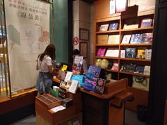 -西西弗书店&矢量咖啡(凯德晶萃广场店)