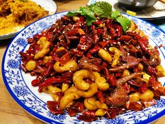 -临界音乐酒馆·小龙虾·江湖菜(华熙LIVE·鱼洞店)