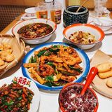 魔都探店｜穿越回老上海的国民饭店，神鲜馆