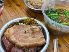 -梁阿婆廿年老牌扣肉糯米饭