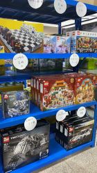 -逝水玩具折扣店
