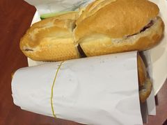 -Bánh Mì Huynh Hoa
