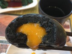竹炭黄金流沙包-添好运点心专门店(百老汇店)