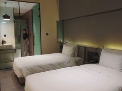 -上海虹桥中心爱琴海亚朵S酒店