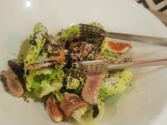 煎金枪鱼佐水果藜麦色拉-BONAZZA 意大利餐厅