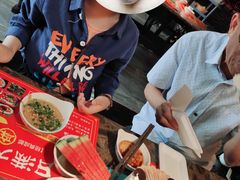 -月满大江经典火锅(任城路店)