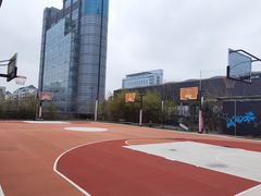 -洛克公园·篮球·足球·羽毛球(莘庄店)