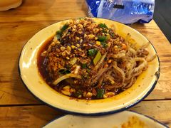 -拈签一笑黄牛肉辣卤串串