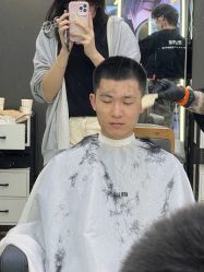 -藤野造型烫发染发