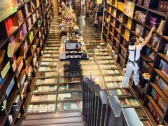 -钟书阁(松江泰晤士小镇店)