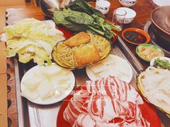 烧饼-洞庭洲·防空洞火锅·铜锅涮肉·烧烤(新百广场店)