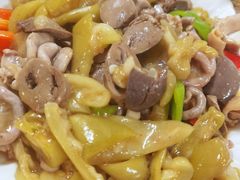 -黄记四更烤乳猪店