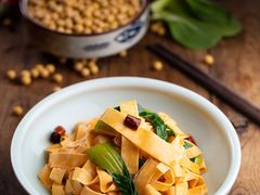 小菜-馋笼小食堂-青岛大虾包(繁花里店)