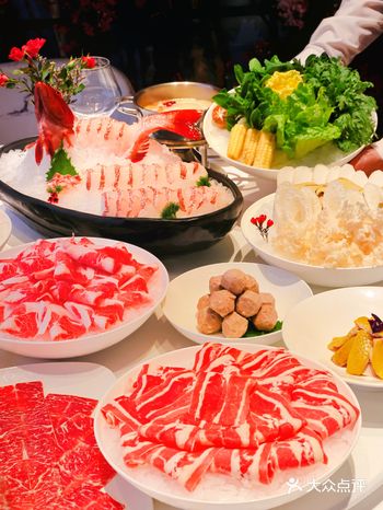 龙柏这家火锅把我宠上天！听说龙柏饭定里有家高奢火锅！