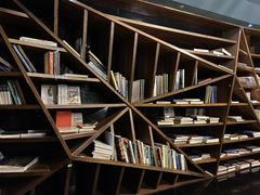 -钟书阁(松江泰晤士小镇店)