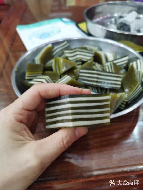 最近厨娘们喜爱青团青糕？