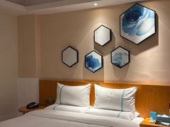 -希岸·轻雅酒店(广州白鹅潭艺术中心花地湾地铁站店)