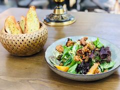 烤菠萝色拉-Golden Lily河内巴黎法越料理餐厅(建国西路店)