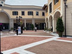 -佛罗伦萨小镇广佛名品奥特莱斯(疏港路店)