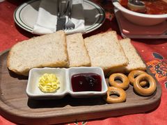 全面面包配黄油果酱-塔道斯西餐厅(中央大街店)