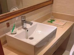 -维也纳酒店(广州番禺大石江景花园店)