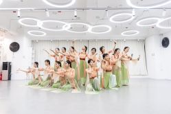 -深舞形体民族舞蹈工作室