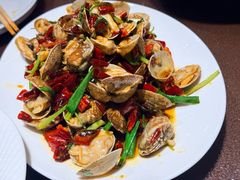 -曼听小寨海鲜烧烤·大连辣炒大王(盖州街店)