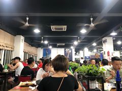 大堂-皖北巫氏三胖地锅鸡(长淮总店)