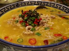 酸汤肥牛-国人川菜(李家村建东街店)