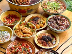 -拈签一笑黄牛肉辣卤串串