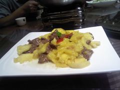 菠萝牛肉-刘胖子家常菜·蹄花焖藕(中南店)