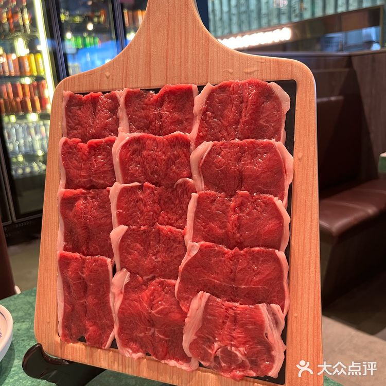 这个也是吃北京菜必点，芝麻满 满的沾在烧饼上很好吃收起