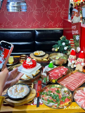 杭州新出的！！圣诞限定款！！就在西湖边。。。