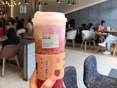 霸气冰淇淋草莓-奈雪的茶(石厦时代广场店)