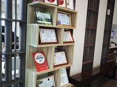 -Chom Cafe and Restaurant